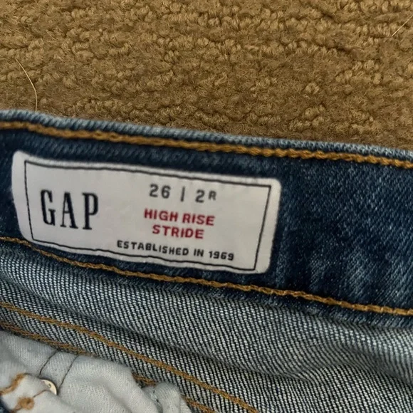 Dark wash GAP jeans - Picture 3 of 4